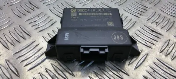 Audi A4 S4 B8 8K Gateway control module 8T0907468H