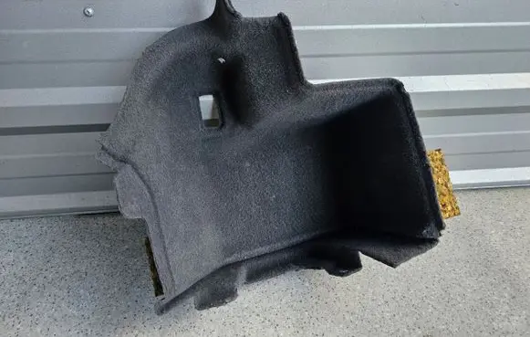 Maserati GranTurismo Front door card panel trim