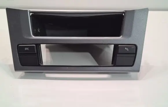 BMW 5 E60 E61 Glove box 9139391 52850610 51456