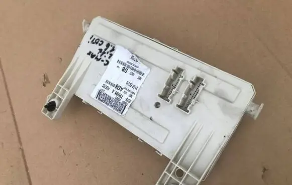 Ford Focus Fuse module 7M5T14014 XNNXXLXSX00 ZT00084