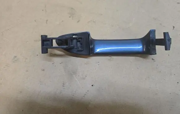 Volkswagen PASSAT B6 Front door exterior handle 3C0837206