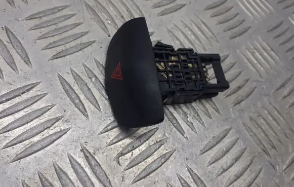 Nissan Primera Hazard light switch