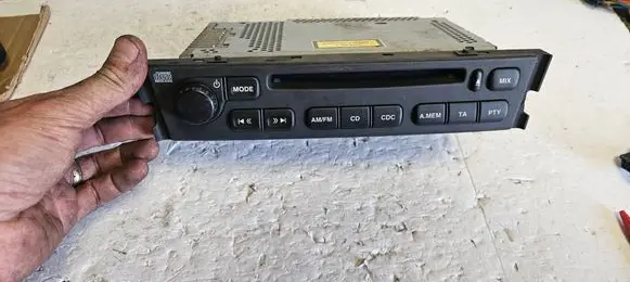 Jaguar S-Type Radio/CD/DVD/GPS head unit 2R8318B876BJ 020279