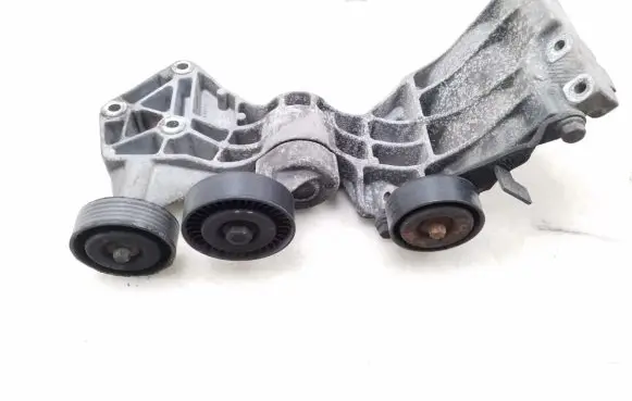 Mercedes-Benz A W169 Generator/alternator bracket A6402021040