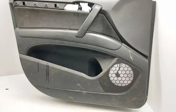 Audi Q7 4L Front door card panel trim 4L1867105A T0022500 P0110464