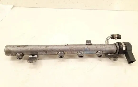 Mercedes-Benz E W211 Fuel main line pipe 6420700495 6110780449