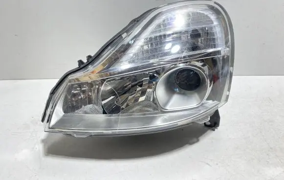 Renault Modus Headlight/headlamp 8200658385