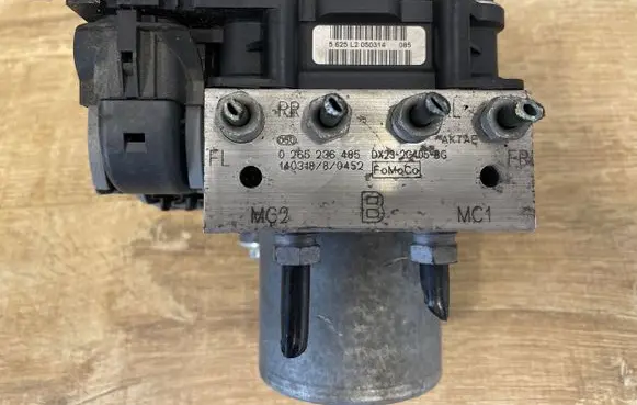 Jaguar XF X250 ABS Pump 5625L205031 DX232C405BG