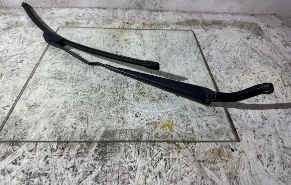 Volvo S60 Windshield/front glass wiper blade 182358