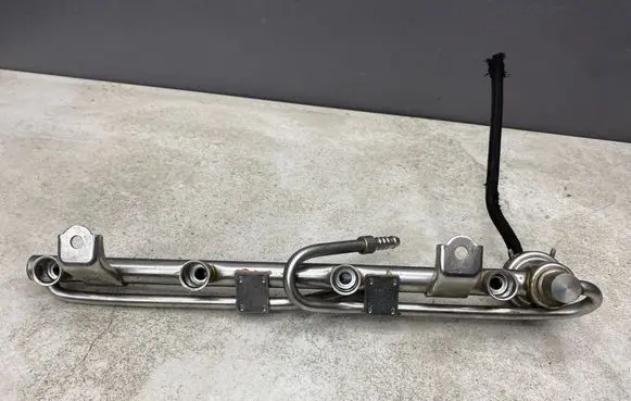 Audi A4 S4 B7 8E 8H Fuel main line pipe 06B133681L