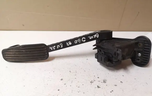 Volvo S60 Accelerator throttle pedal 6PV00853701 30636004
