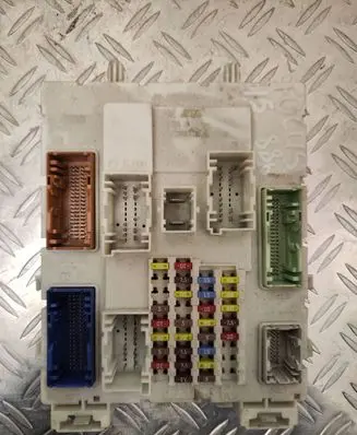 Ford Focus Fuse module F1DT14A073DF 58KD14F11 70034437