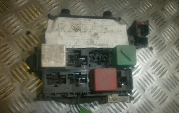 Ford Fiesta Fuse box set 94fg14a074aa