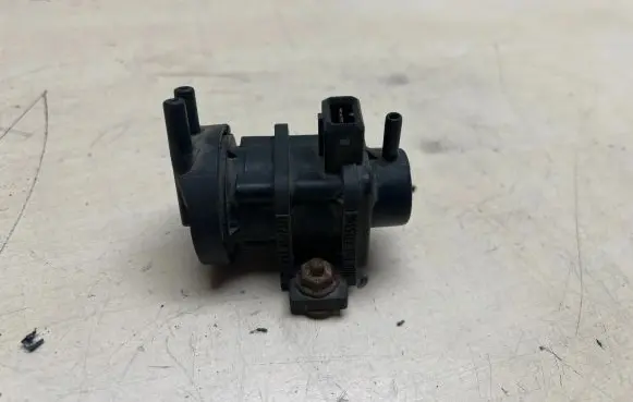 Opel Zafira A Turbo solenoid valve 4715396 4522371