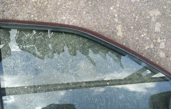 Citroen Xantia Front door window glass four-door 