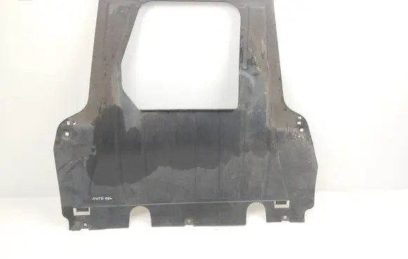 Nissan Note (E11) Engine splash shield/under tray