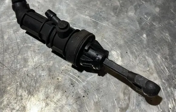 Citroen C-Crosser Clutch master cylinder