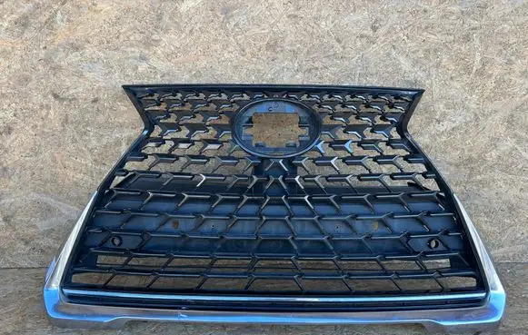 Front bumper upper radiator grill