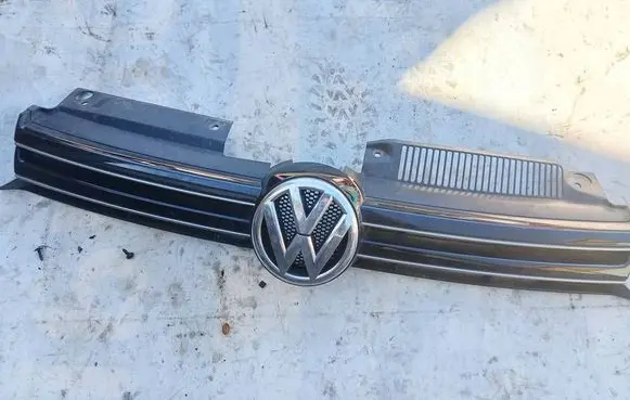Volkswagen Golf VI Front grill 5K0853653