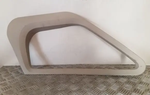 Front door glass trim molding