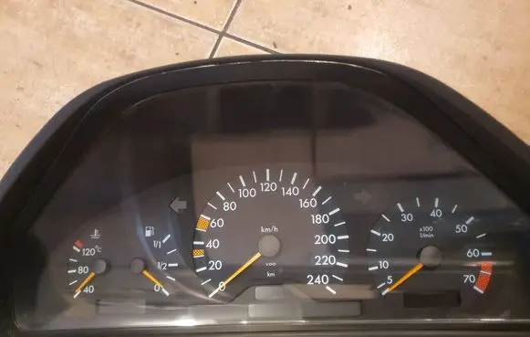 Mercedes-Benz E W210 Speedometer (instrument cluster) 110008740004 2105406747 240298110980030