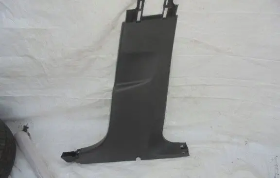 Peugeot 308 (B) pillar trim (bottom)