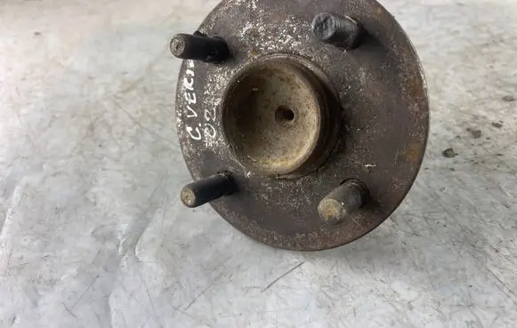 Toyota Corolla Verso E121 Rear wheel hub