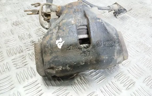 Volkswagen PASSAT B5.5 Front brake caliper