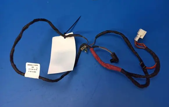 Mercedes-Benz E W212 Panel wiring 2124404250