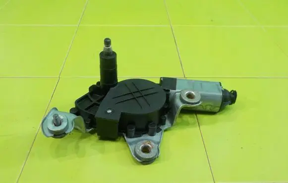 Skoda Octavia Mk2 (1Z) Rear window wiper motor 1Z9955711C