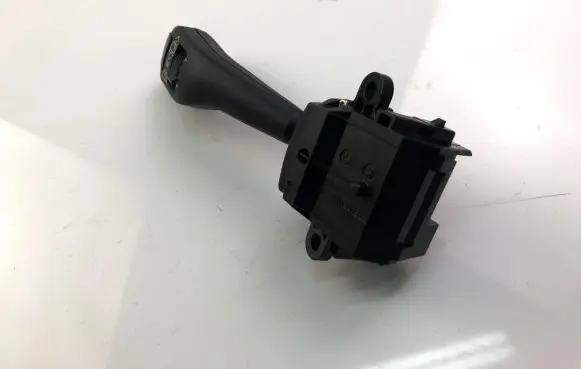 BMW X5 E53 Indicator stalk 8375408