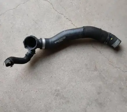 Audi Q7 4M Engine coolant pipe/hose 4M0122055DF