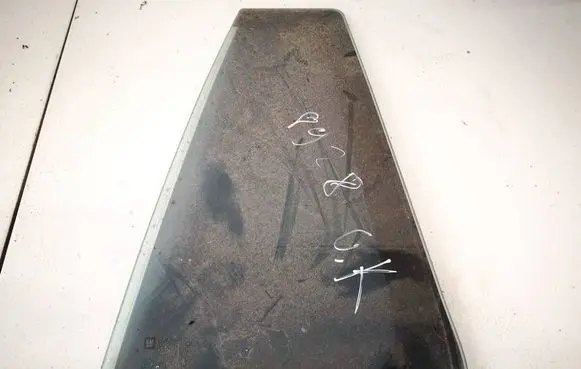 Opel Vectra C Rear vent window glass as2