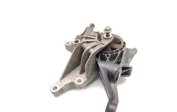 Opel Insignia A Engine mount bracket 13268880