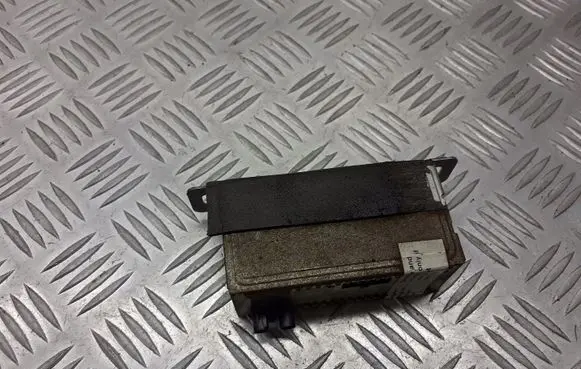 Toyota Avensis T250 Radio/GPS head unit trim PZ445-E9331-02