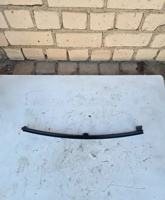 Toyota Prius (XW50) Rear door windshield rail