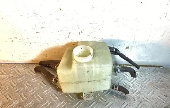 Lexus RX 450H Brake fluid reservoir 240400
