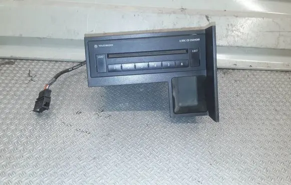 Volkswagen Touran I CD/DVD changer 1T0035110A