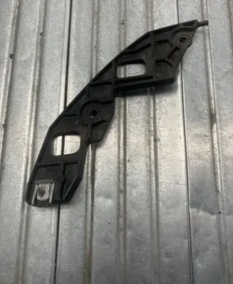 BMW i3 Fender mounting bracket 7385532