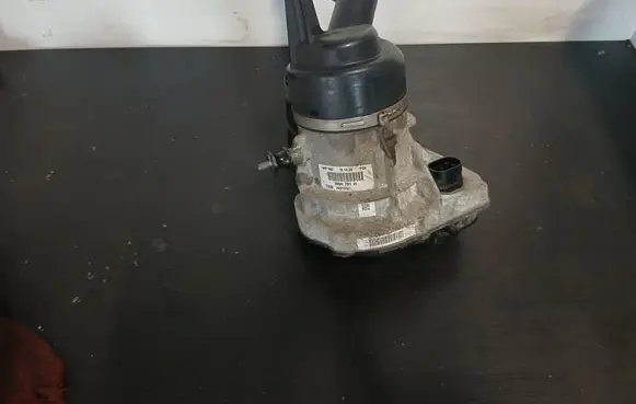 Peugeot 308 Power steering pump 9684979180 A0015321