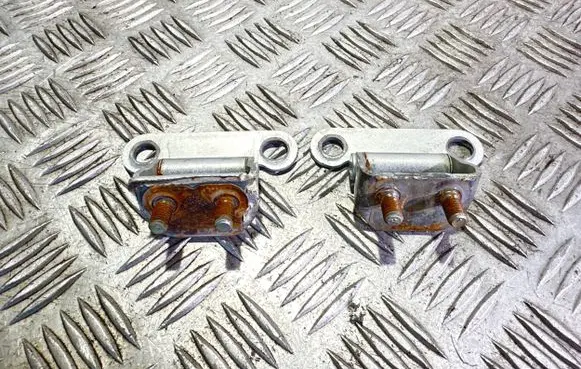 Toyota Previa (XR30, XR40) II Loading door hinge set 