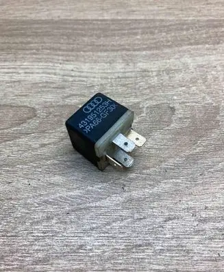 Audi A4 S4 B5 8D Other relay 431951253H