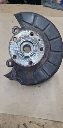 Seat Leon (1P) Front wheel hub 