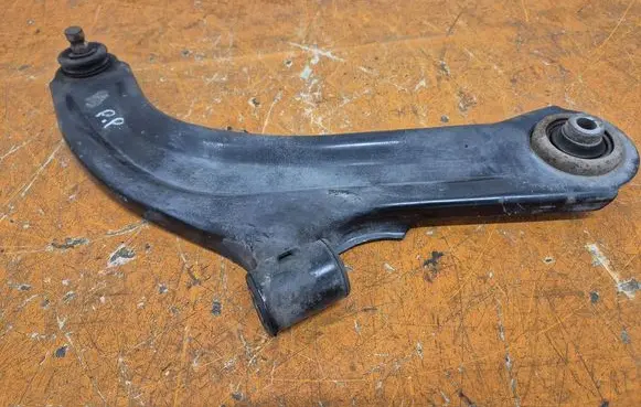Nissan Note (E11) Front control arm