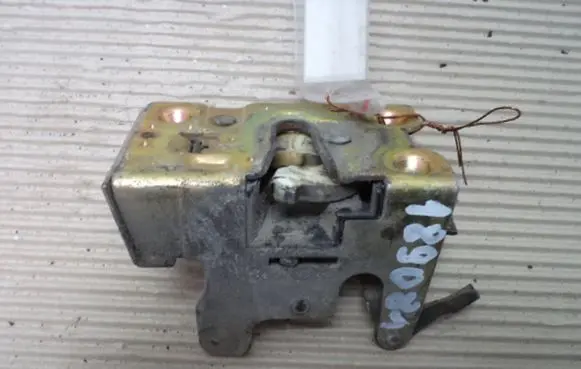 Chrysler Grand Voyager III Rear door lock