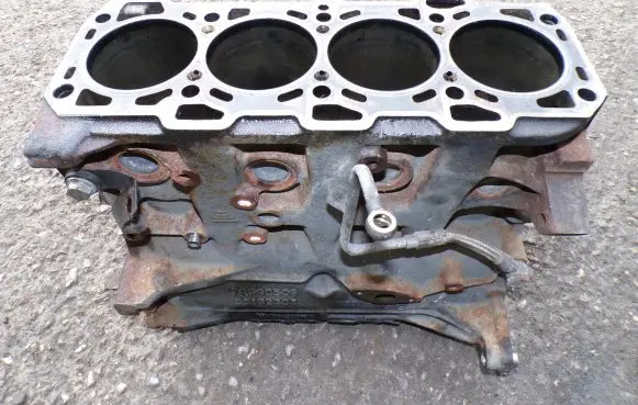 Opel Vectra C Engine block 55182303