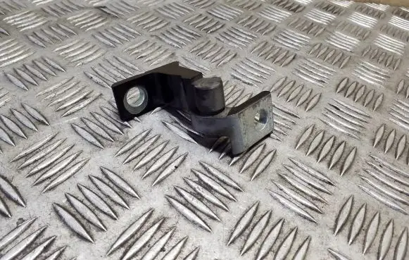 Audi A3 S3 8V Rear door lower hinge 8X0831404E 8X4833406A