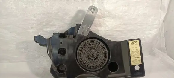 Audi A3 S3 A3 Sportback 8P Subwoofer speaker 8P4035382 0160