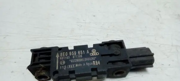 Audi A3 S3 8P Airbag deployment crash/impact sensor 8E0959651A