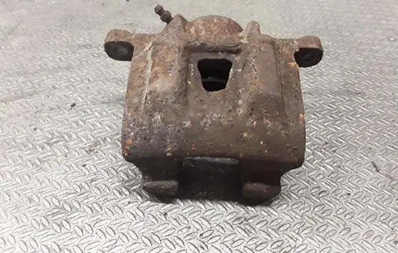 Toyota Previa (XR30, XR40) II Rear brake caliper 